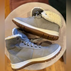 UGGS UGG women boots fur boots 7.5 7 1/2 NEW ! 🆕 ♥️❤️